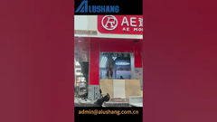 ترکیب این دو رنگ با تجربه ای شیک و راحت که یک حلاقه دنبال می کند، مطابقت دارد.